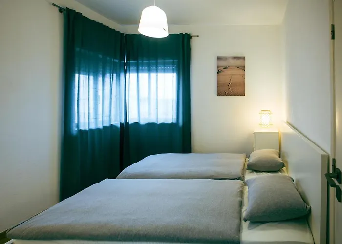 Enjoy View Apartment - Ocean, Surf, Beach, Eat & Work