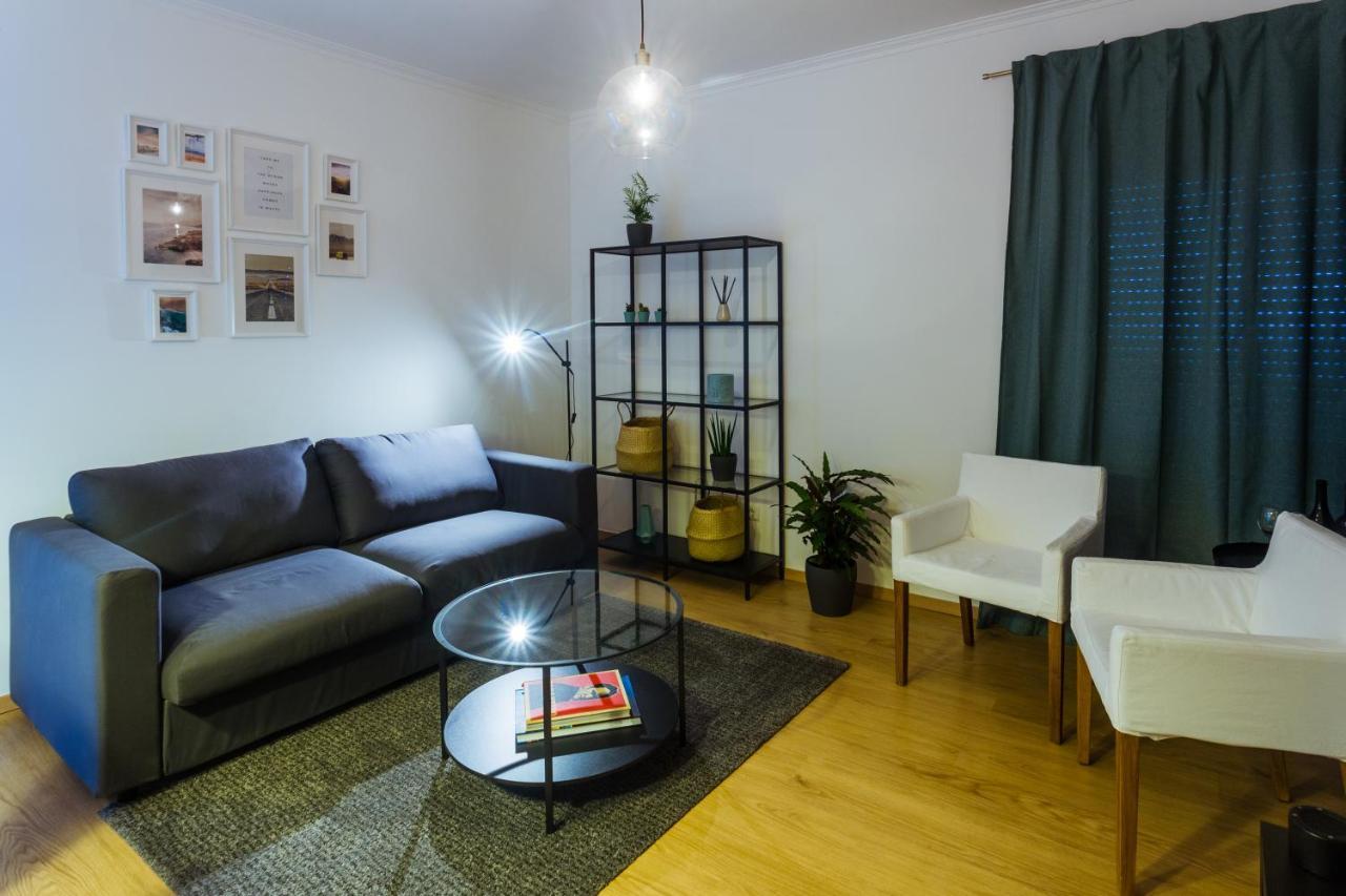 Enjoy View - Ocean, Surf, Beach, Eat & Work Apartment
